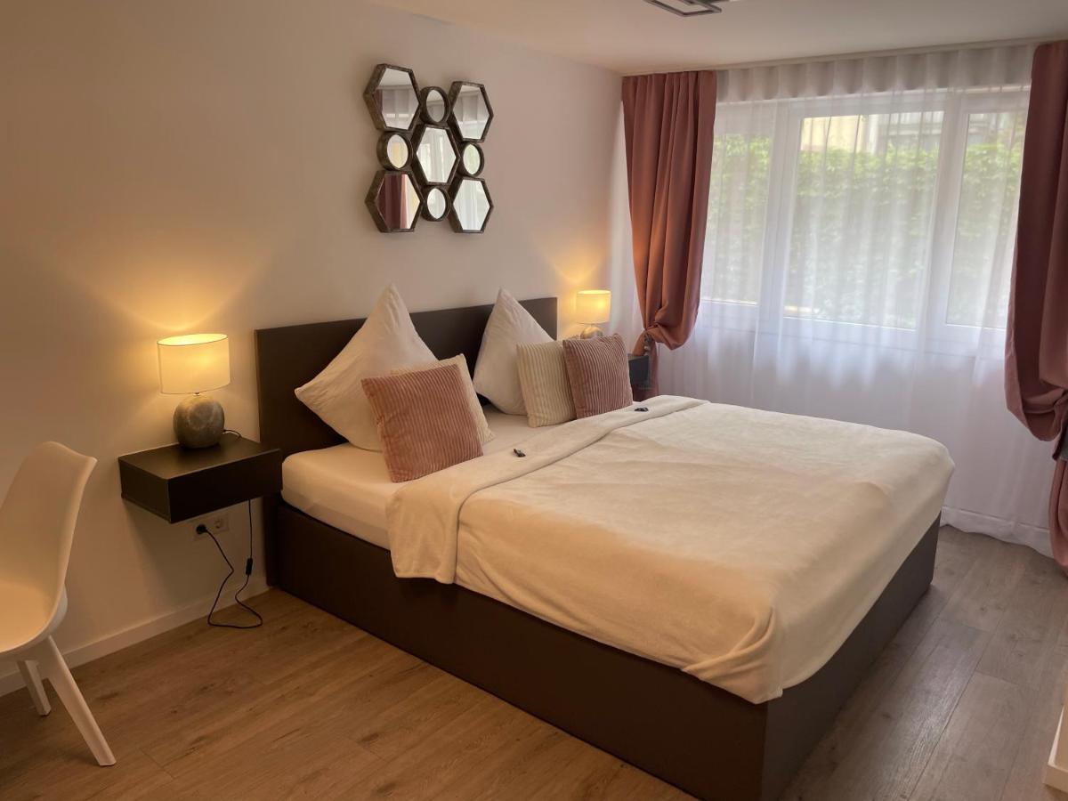 Prime Host Dream Apartment Karlsruhe Bagian luar foto