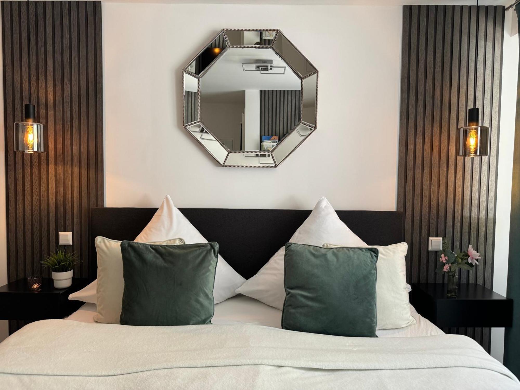 Prime Host Dream Apartment Karlsruhe Bagian luar foto