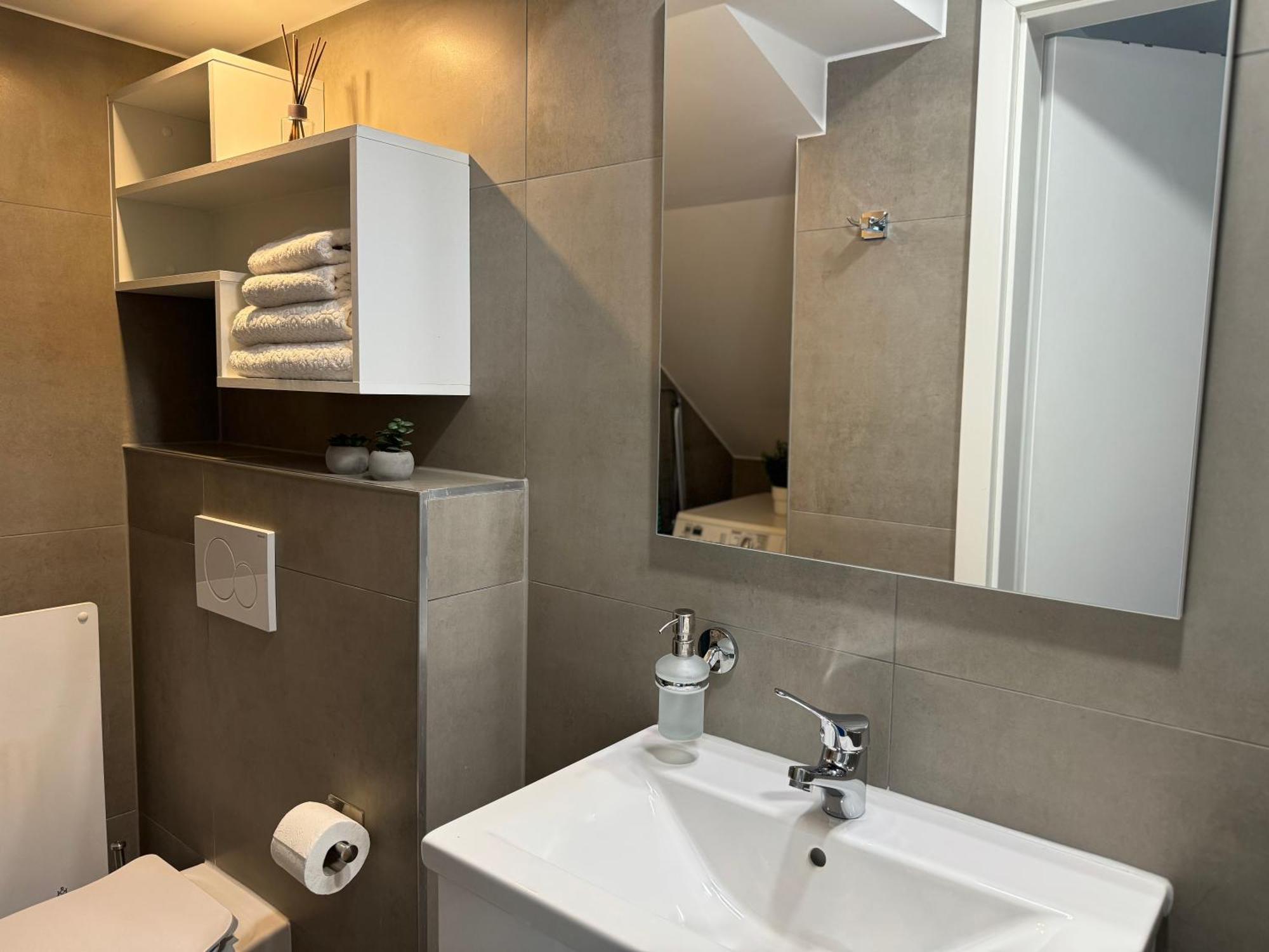 Prime Host Dream Apartment Karlsruhe Bagian luar foto