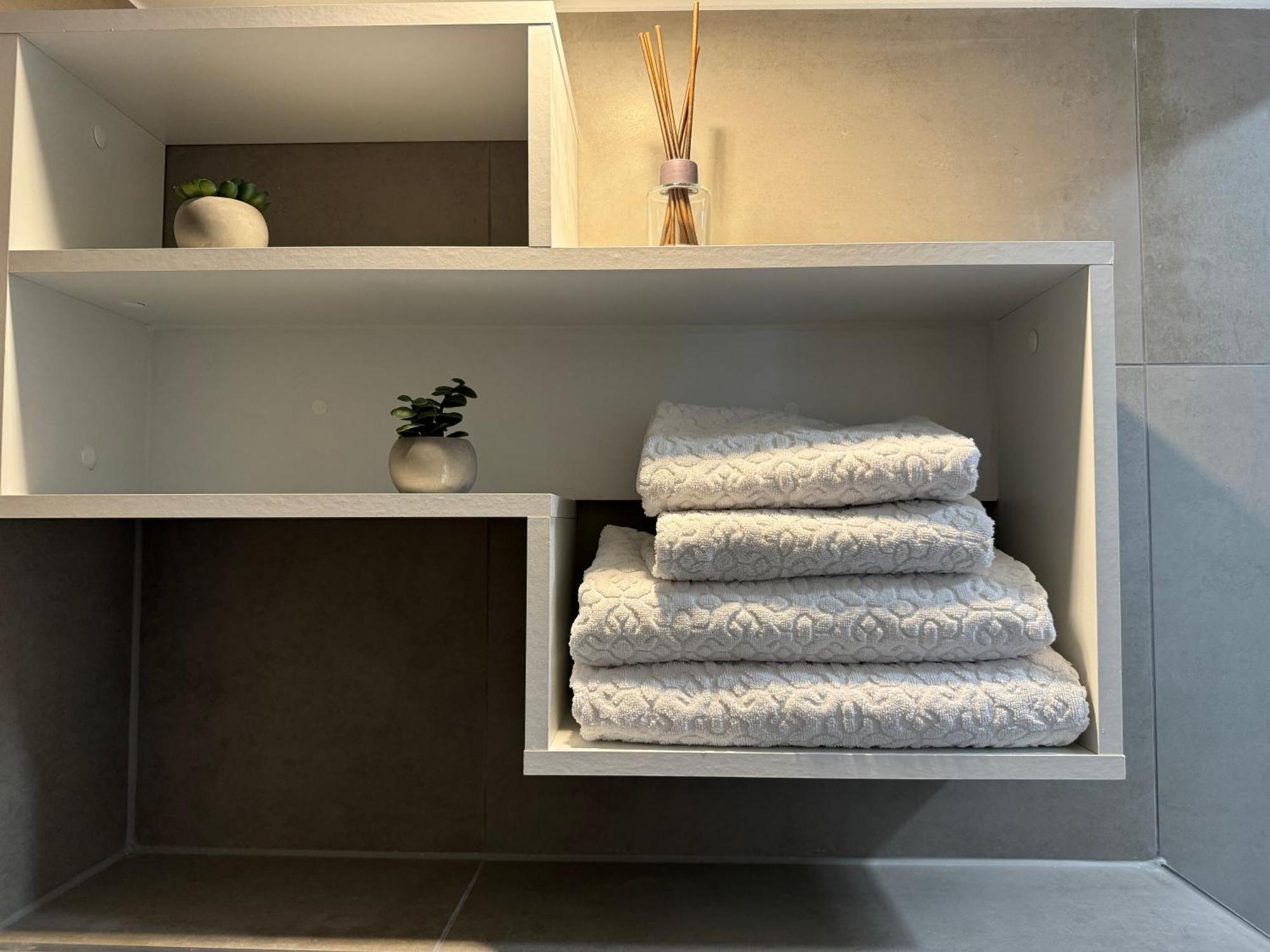 Prime Host Dream Apartment Karlsruhe Bagian luar foto