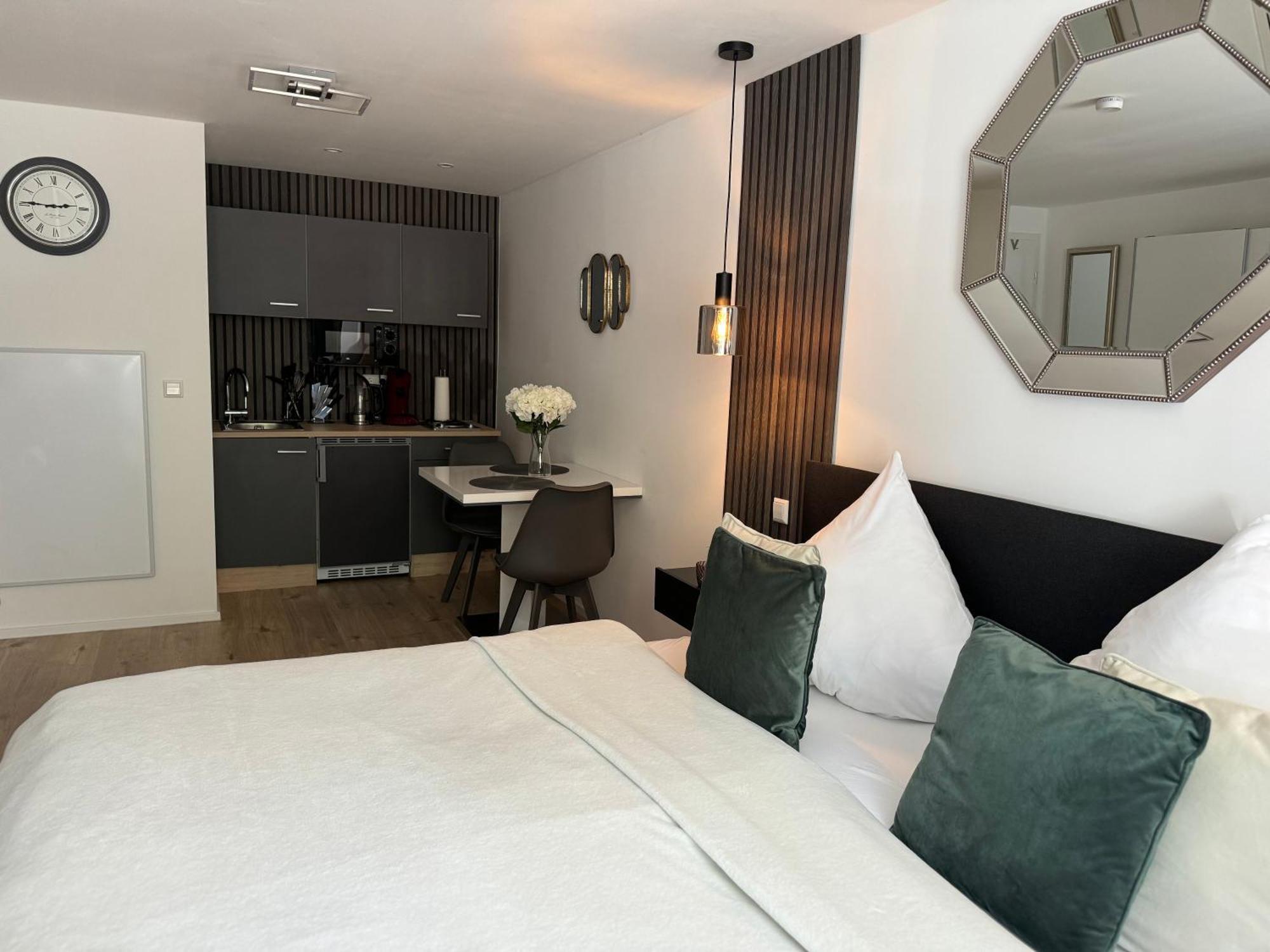Prime Host Dream Apartment Karlsruhe Bagian luar foto